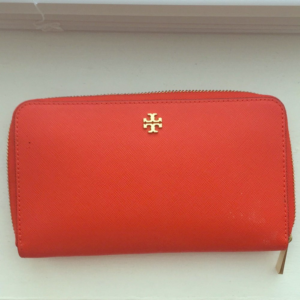 Tory Butch wallet
